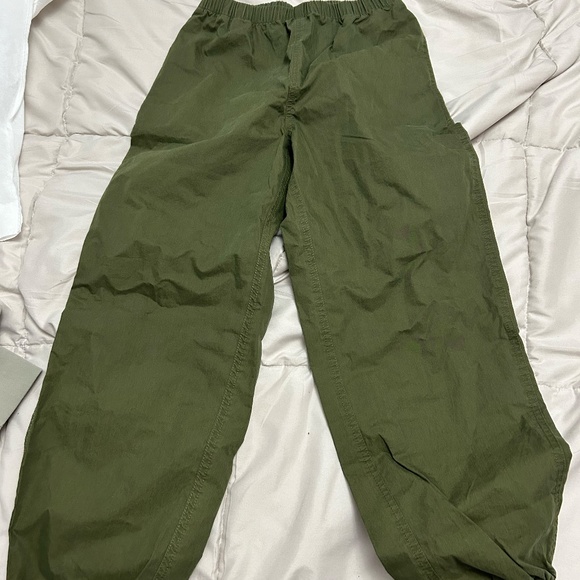 Aritzia TNA Deploy Parachute Pant - Picture 2 of 4